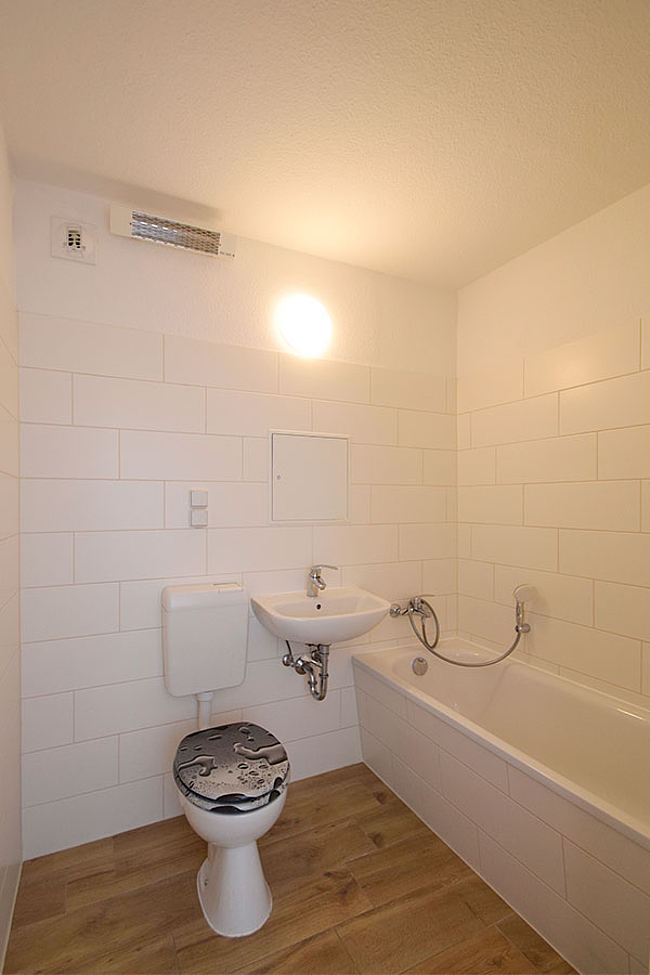 Bad: 2-Raum-Wohnung Lindenweg 6