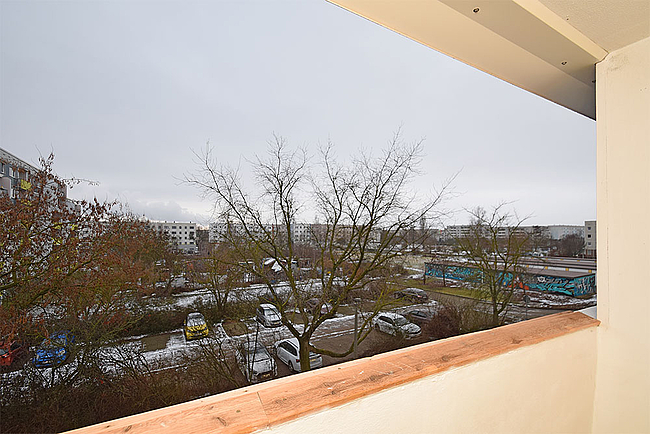 Balkonaussichten: 3-Raum-Wohnung Genthiner Straße 5