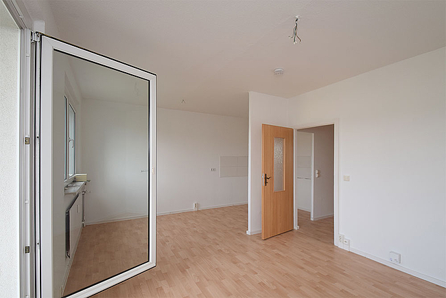 Wohnzimmer: 3-Raum-Wohnung Schilfstraße 13