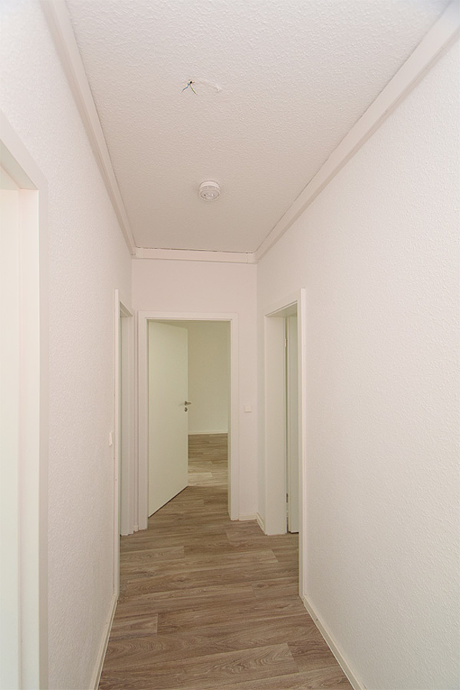 Flur: 4-Raum-Wohnung Brüsseler Straße 30