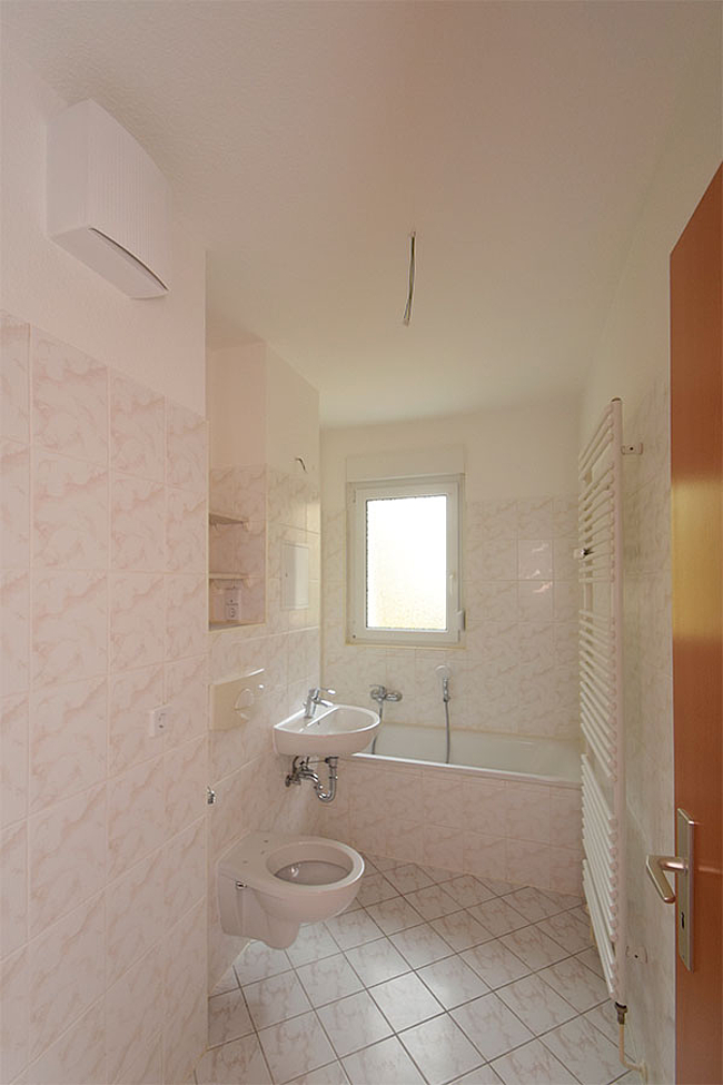 Bad: 2-Raum-Wohnung Moskauer Straße 7