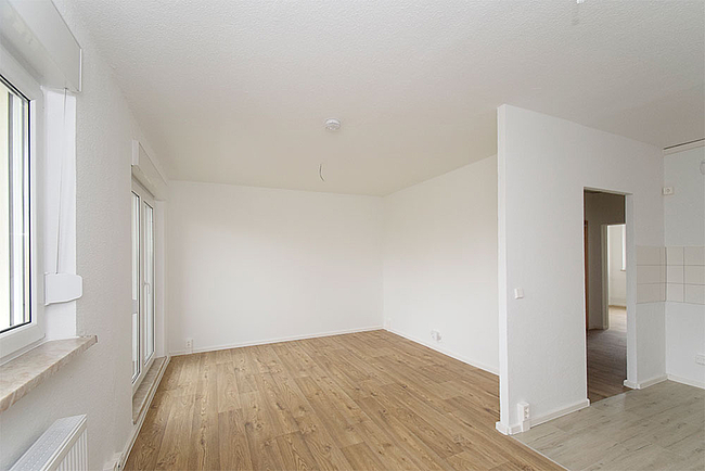 Wohnzimmer: 3-Raum-Wohnung Rigaer Straße 10