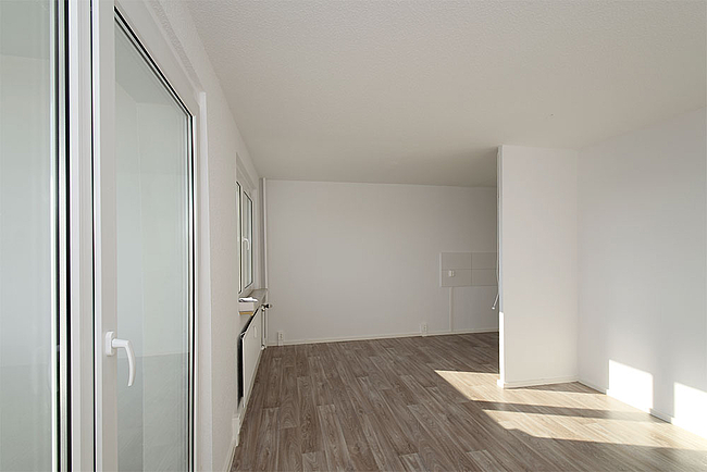 Wohnzimmer: 3-Raum-Wohnung Am Hohen Ufer 21