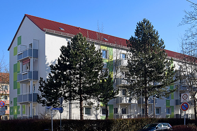 Hausansicht: 3-Raum-Wohnung Paul-Suhr-Straße 49a