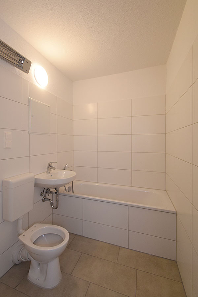 Bad: 4-Raum-Wohnung Am Hohen Ufer 12