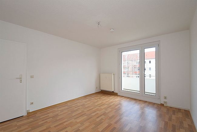 Wohnzimmer: 2-Raum-Wohnung Moskauer Straße 13