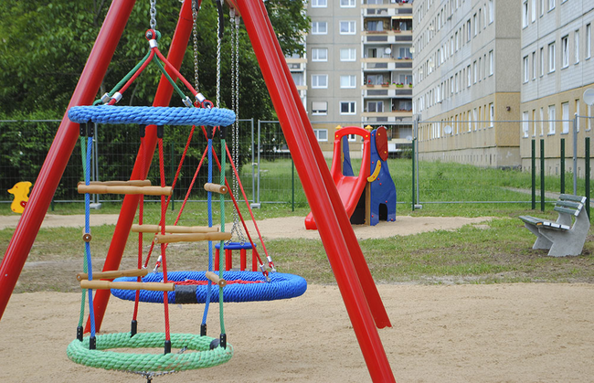 Spielplatz: 2-Raum-Wohnung Alte Heerstraße 206