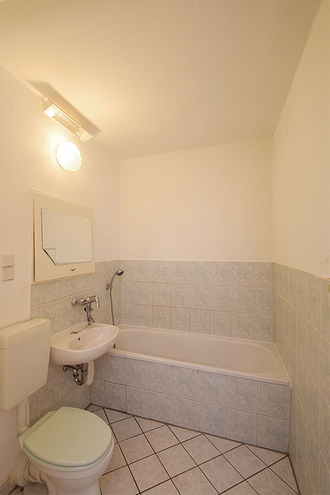 Bad: 1-Raum-Wohnung Weißenfelser Straße 23