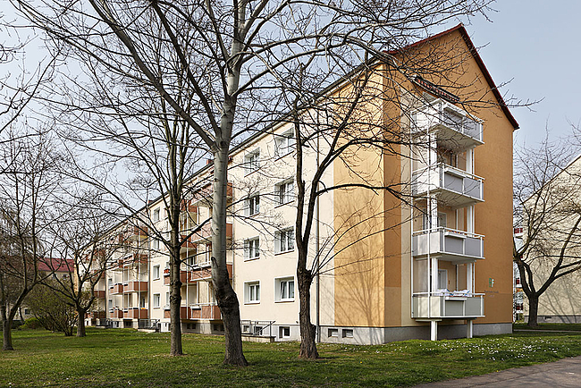 Hofansicht: 3-Raum-Wohnung Paul-Suhr-Straße 85b