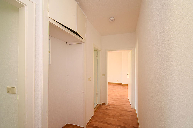 Flur: 2-Raum-Wohnung Moskauer Straße 9