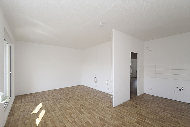 Wohnzimmer Bild 2: 3-Raum-Wohnung Schilfstraße 5
