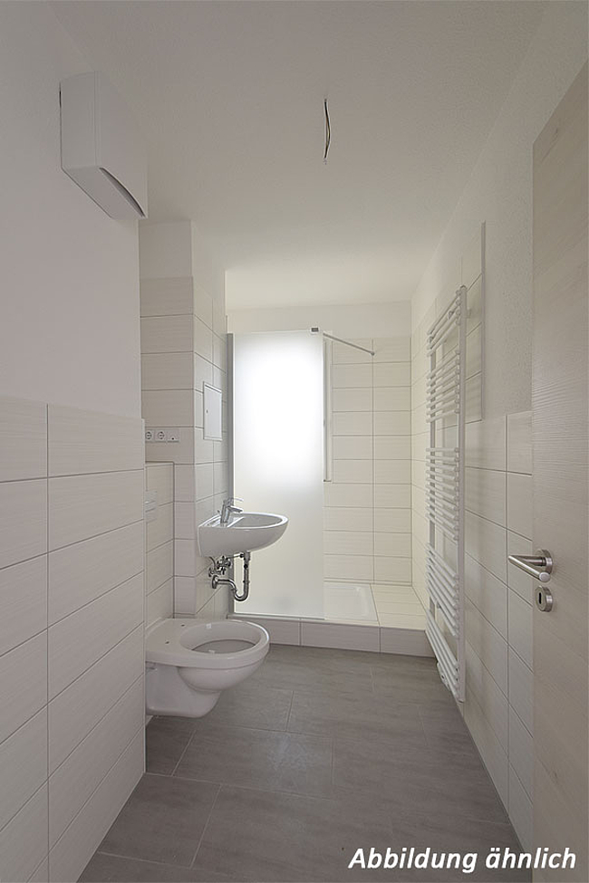 Badvariante: 3-Raum-Wohnung Paul-Suhr-Straße 48