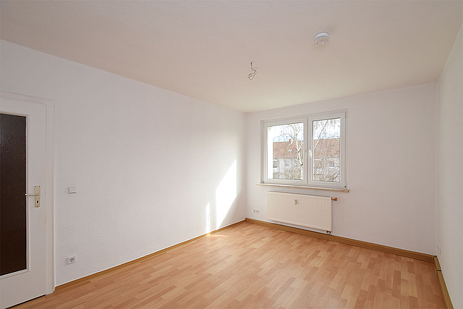 Schlafzimmer: 3-Raum-Wohnung St. Petersburger Straße 6