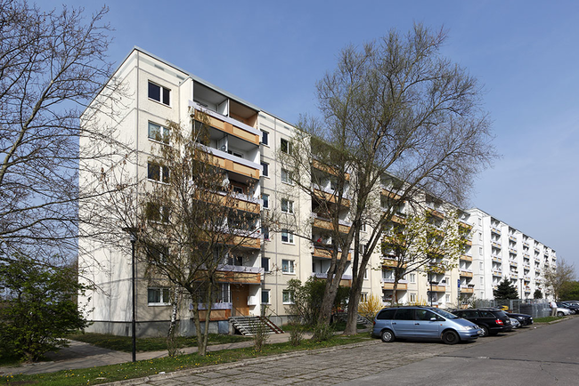 Hausansicht: 3-Raum-Wohnung Erich-Kästner-Straße 7