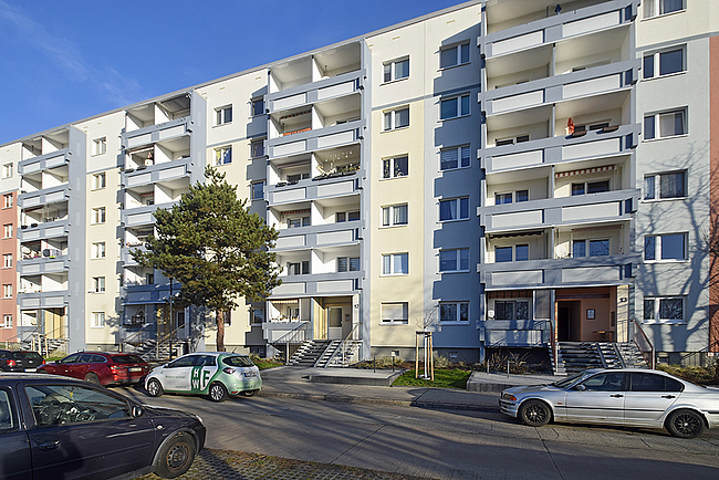 Hausansicht 2: 5-Raum-Wohnung Am Hohen Ufer 22