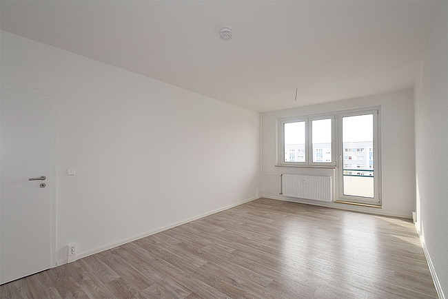 Wohnzimmer: 4-Raum-Wohnung Amsterdamer Straße 46