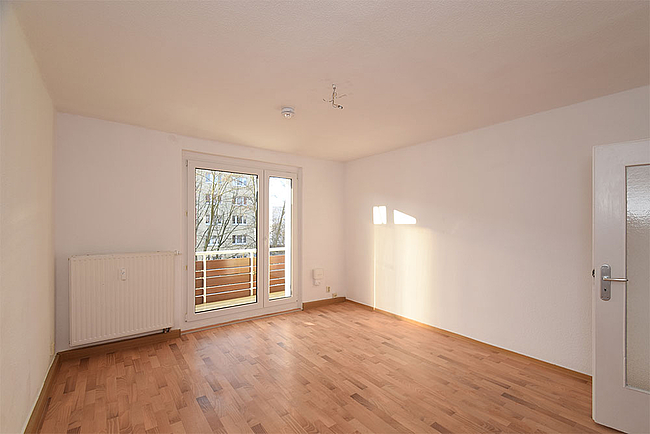 Wohnzimmer: 3-Raum-Wohnung Moskauer Straße 30