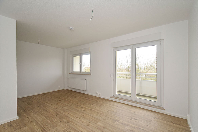 Wohnzimmer: 3-Raum-Wohnung Rigaer Straße 10