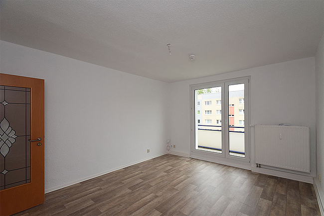 Wohnzimmer: 3-Raum-Wohnung Moskauer Straße 28