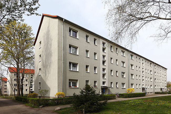 Hausansicht: 3-Raum-Wohnung St. Petersburger Straße 6